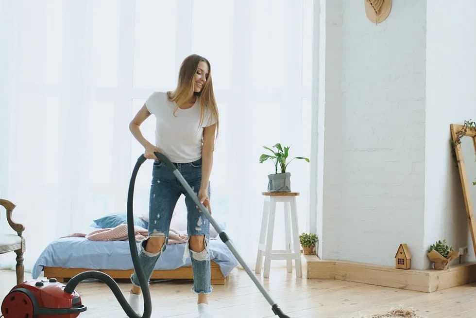 Oblicz ile kalorii spala człowiek w ciągu dnia: kompletny poradnik 2025