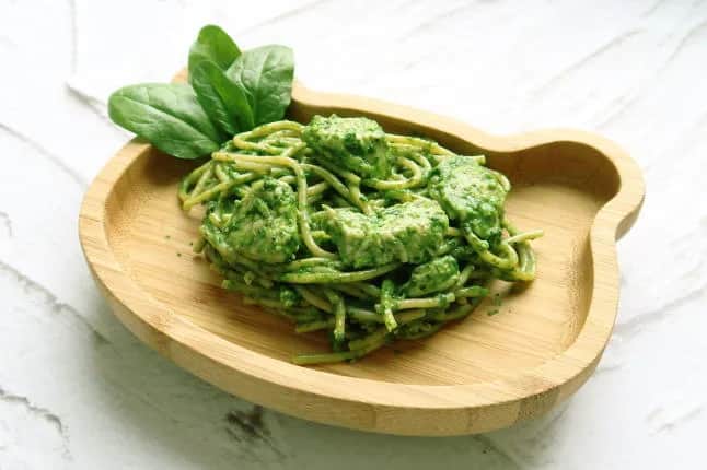 Filet z indyka w sosie szpinakowym – łatwy przepis na smaczny obiad