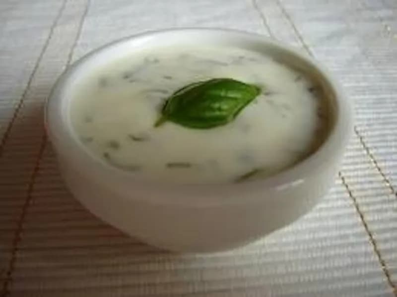 Sos śmietanowy z maka: gdzie kupić i jak zrobić w domu