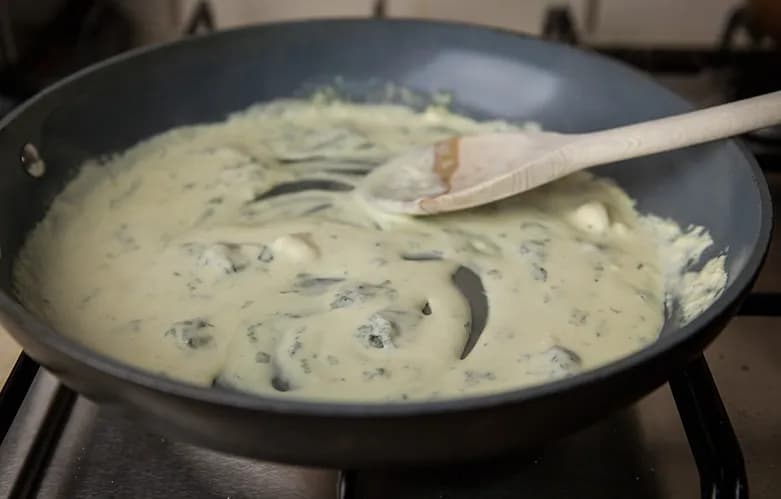 Prosty sos do kaszy z niczego: 5 szybkich przepisów krok po kroku