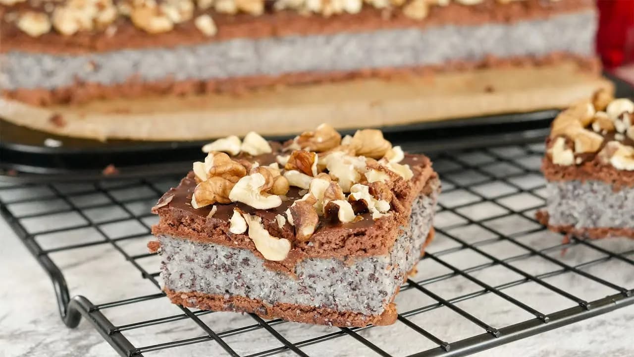 Makowiec bez pieczenia – szybki i prosty przepis na słodki deser