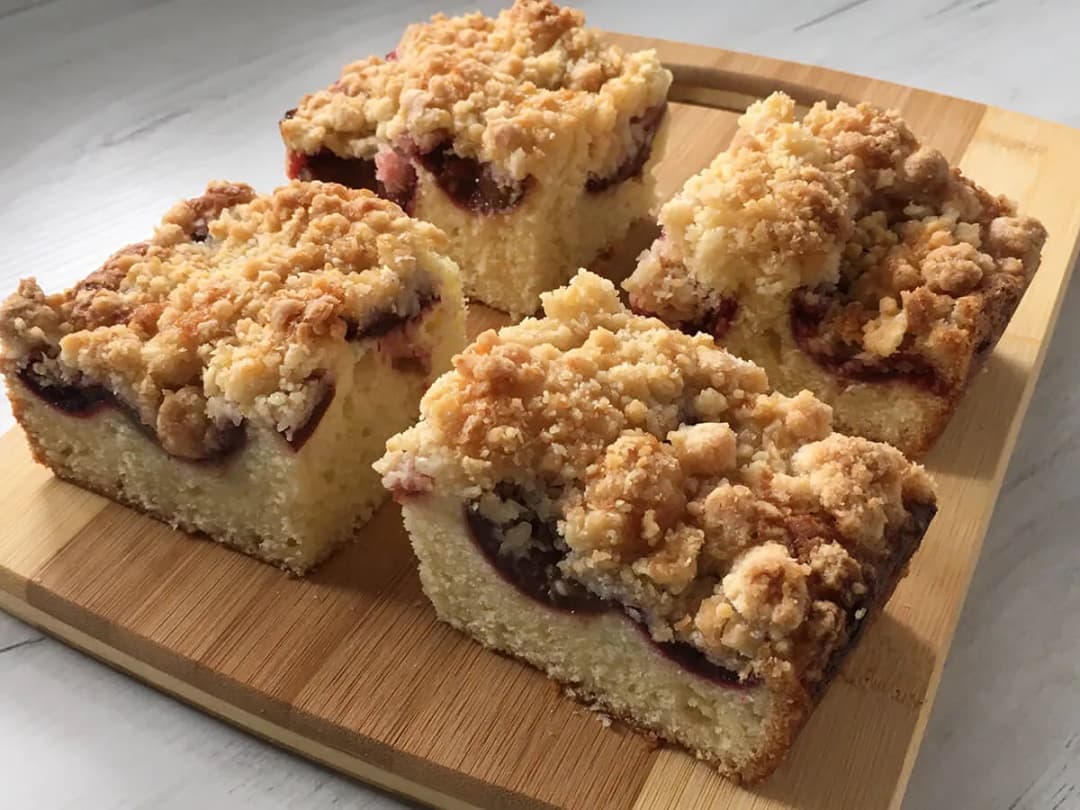 Najlepszy przepis na kruszonkę do ciasta ze śliwkami: szybko i prosto