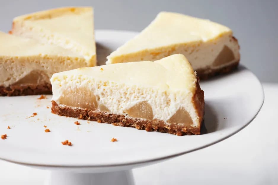 Pyszny sernik z gruszkami – prosty przepis na wyjątkowy deser domowy