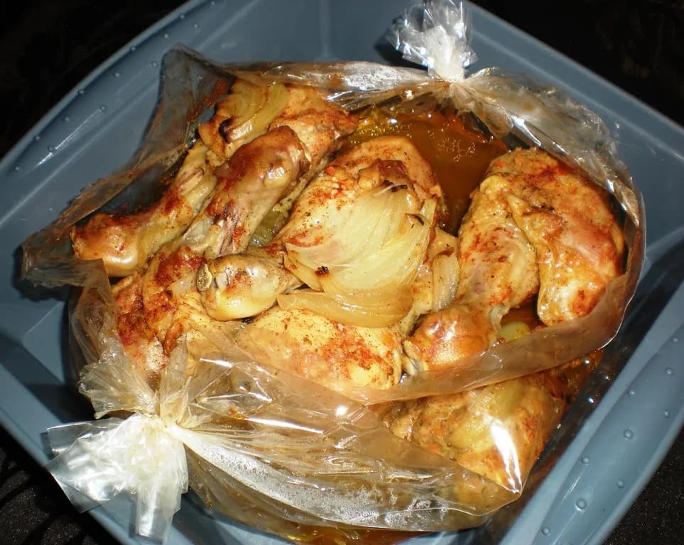 Jak upiec idealne pałki z kurczaka w rękawie – prosty sposób na soczyste mięso