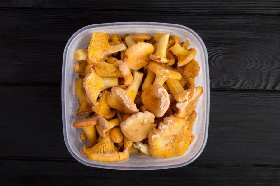 Jak przygotować sos z mrożonych kurek: 5 prostych kroków