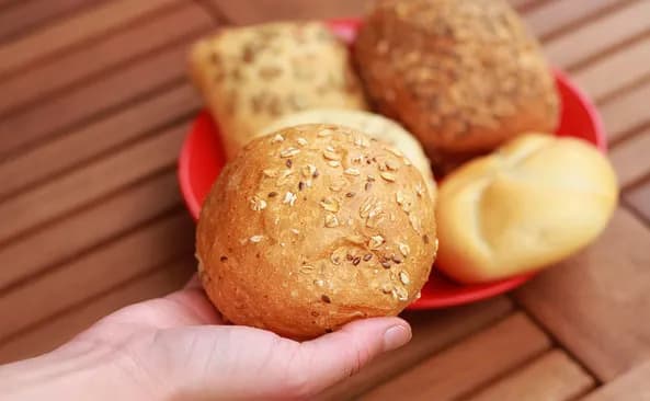 Ile kalorii ma grahamka? Sprawdź, co naprawdę zawiera!