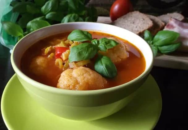 Najlepsza zupa na wędzonce – prosty przepis na aromatyczne danie w kilka kroków