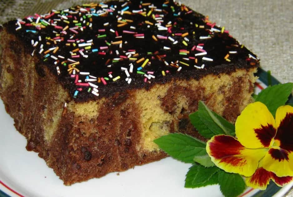 Szybkie ciasto bez wysiłku: Prosty przepis, który zachwyci każdego