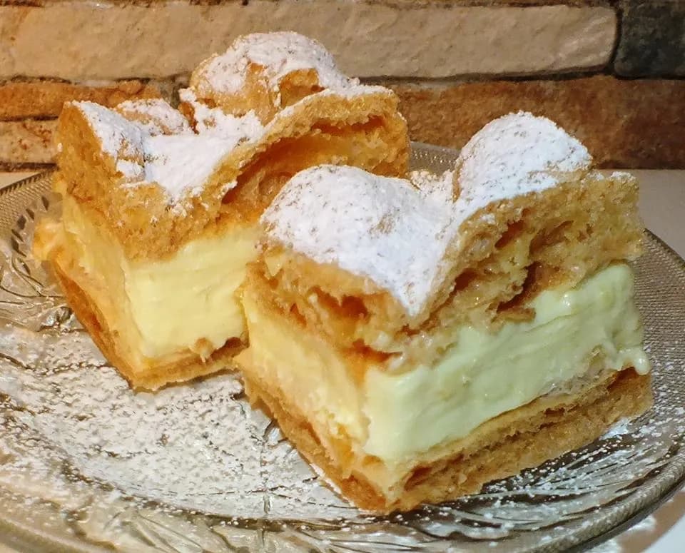 Pyszna karpatka Gellwe: Prosty przepis na kremowe ciasto domowe