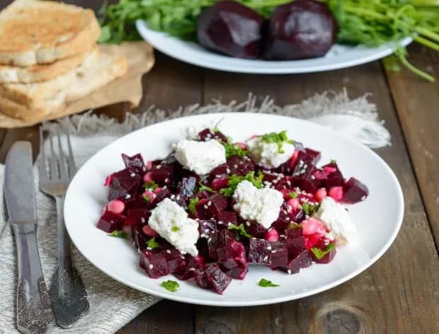 Prosty przepis na sałatkę z buraków – krok po kroku z poradami i wariantami