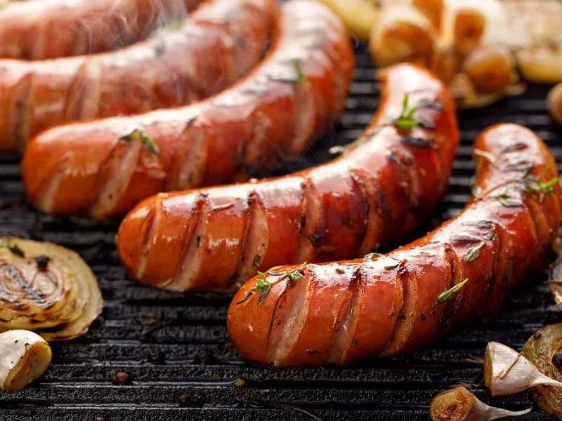 Kaloryczność kiełbasy z ogniska: poznaj fakty i zaskocz się!