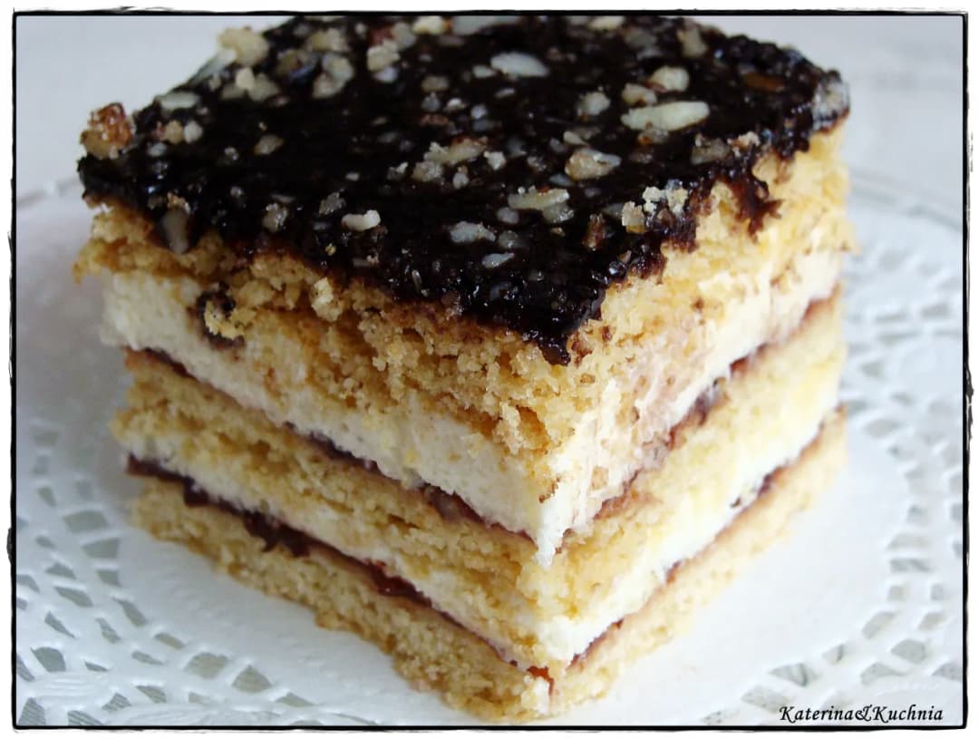 Przepis na ciasto królewskie: Tradycyjny smak w prostej odsłonie