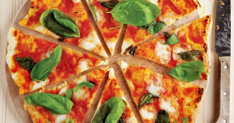 Domowy sos do pizzy jak z pizzerii: przepis krok po kroku