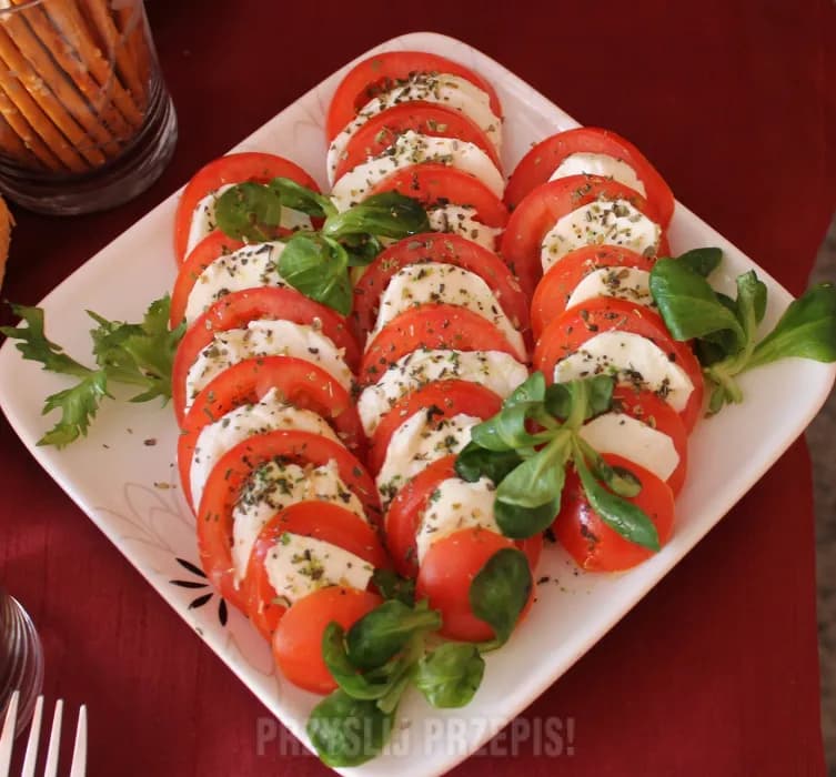 5 najlepszych sosów do pomidorów z mozzarellą - przepisy i porady