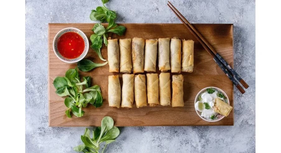 Domowe ciasto na sajgonki - prosty przepis na azjatycki przysmak