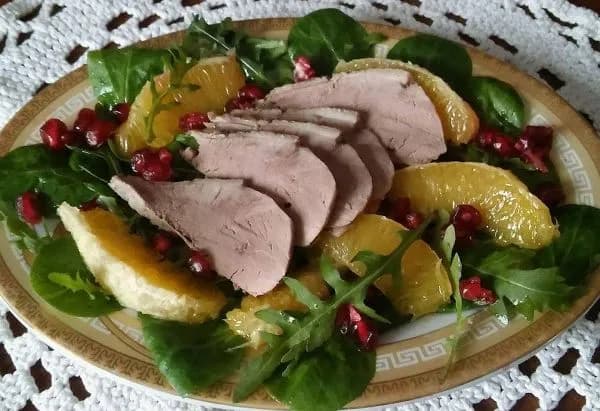 Najlepsza sałatka do pieczonej gęsi – proste przepisy na idealne połączenie smaków