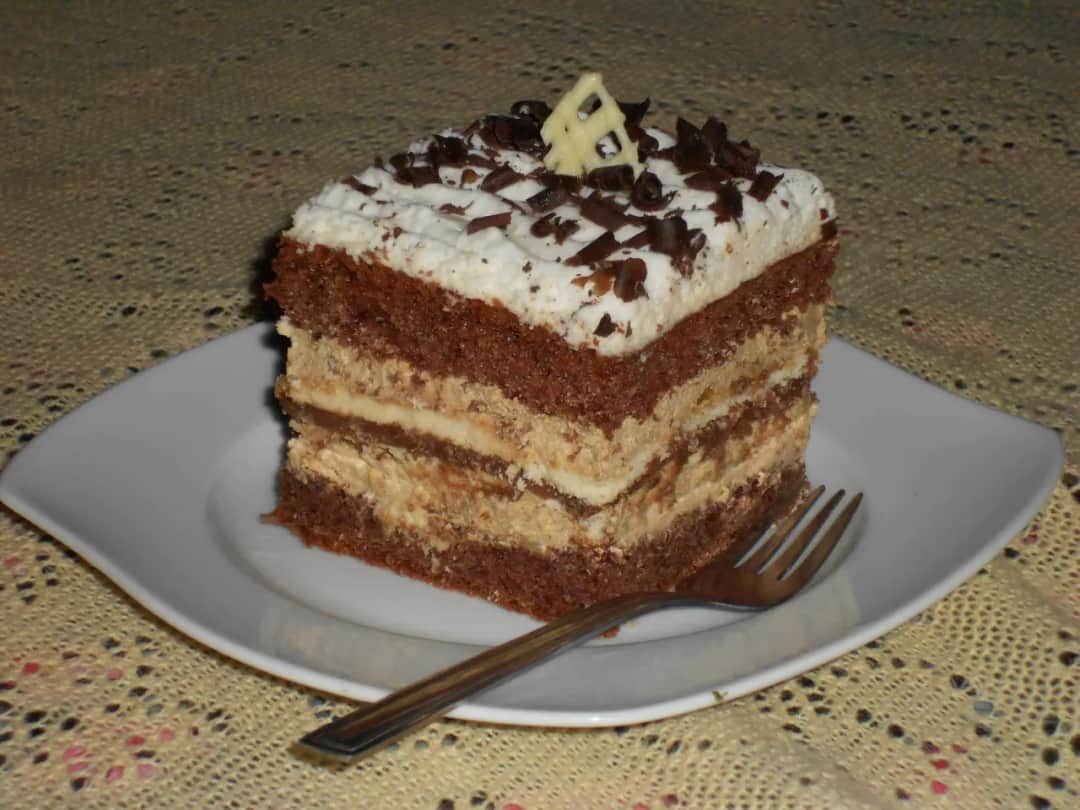 Dlaczego ciasto kawowe z biszkoptami jest tak pyszne i łatwe?