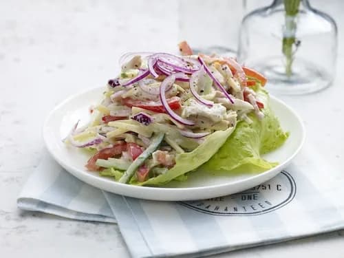 Najlepsze sałatki do pizzy – proste przepisy i idealne połączenia smakowe