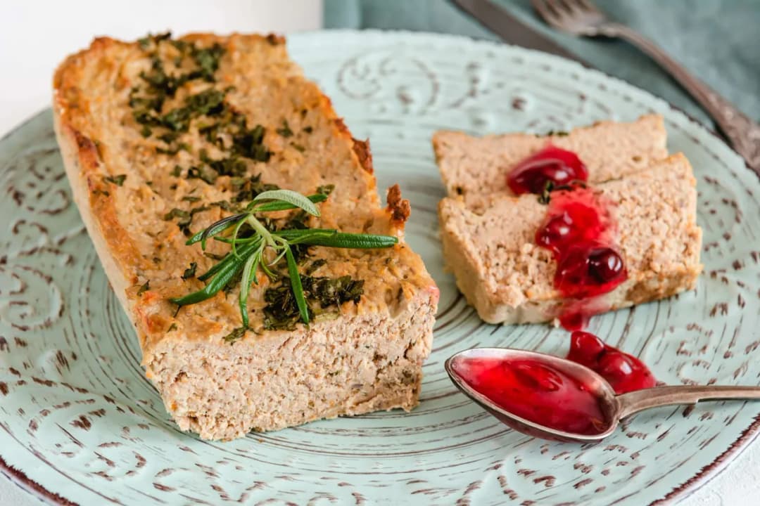 Prawdziwa kaloryczność pasztetu drobiowego - sprawdzona wartość na 100g