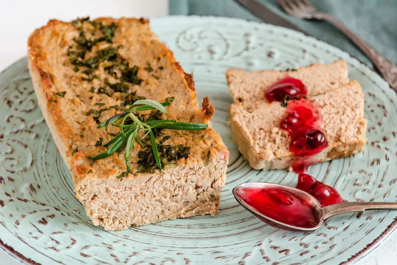 Prawdziwa kaloryczność pasztetu drobiowego - sprawdzona wartość na 100g