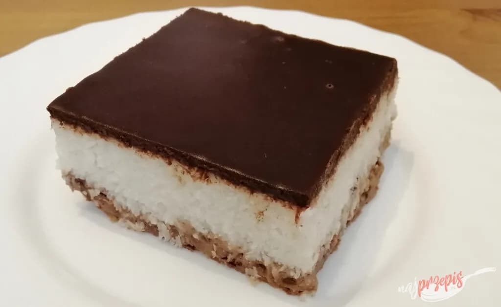 Łatwy przepis na ciasto bounty bez pieczenia - szybki deser